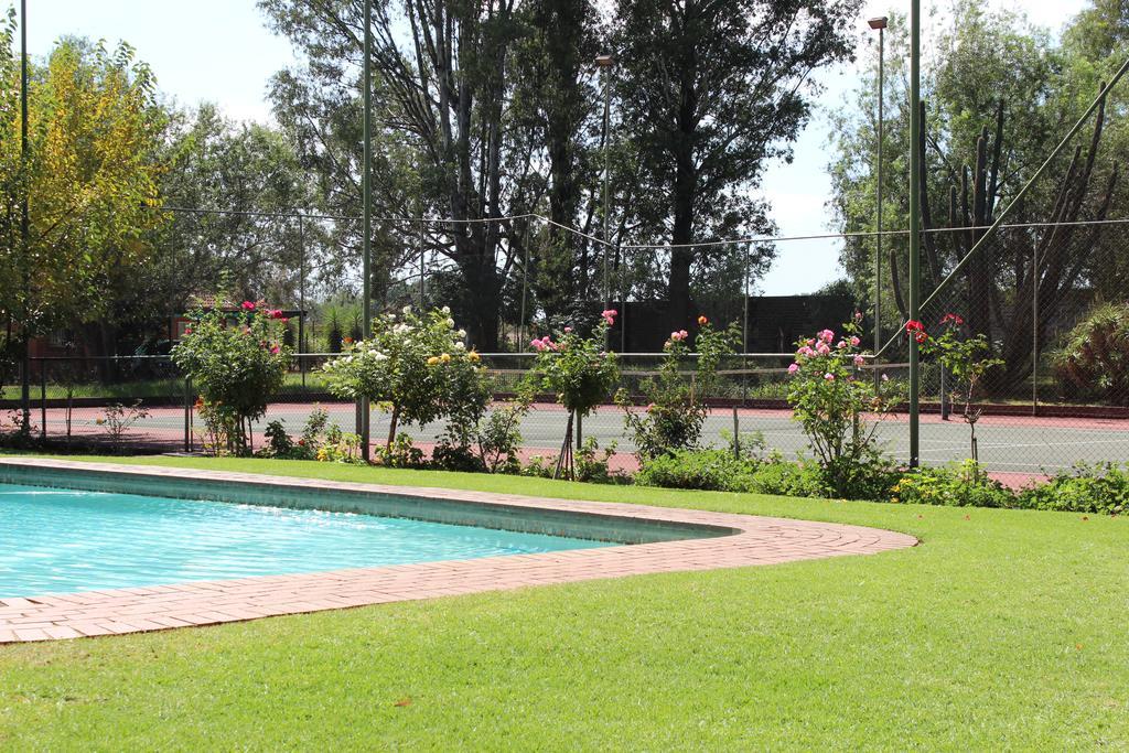 Big Tree Midrand Hotel Eksteriør billede